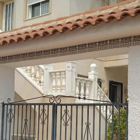 Lovely Detached 3 Bedroom Villa, Communal Pool In Quesada