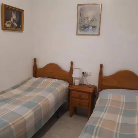 Lovely Detached 3 Bedroom Villa, Communal Pool In Quesada